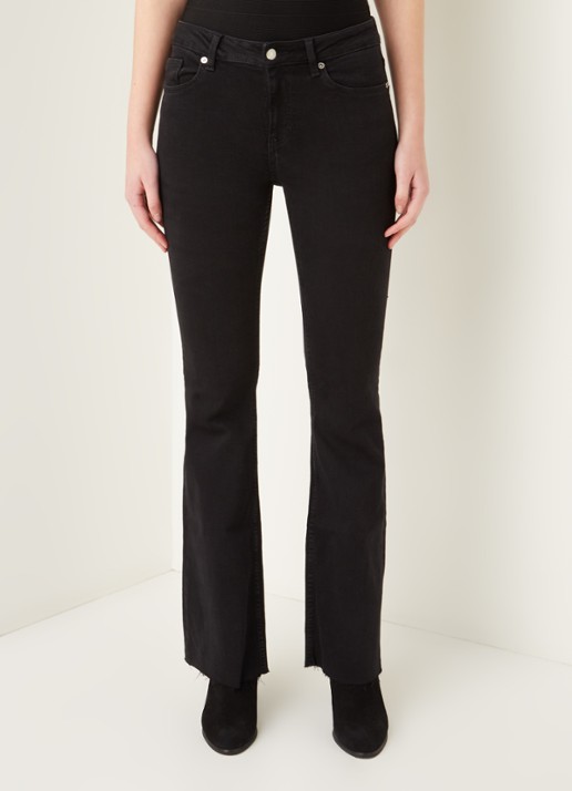 Mango Flare mid waist flared fit jeans met gerafelde zoom - detail 4 zwart