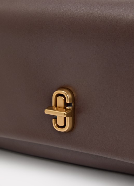 Marc Jacobs The Dual Chain Mini schoudertas van leer met verstelbare schouderriem - detail 5 donkerbruin