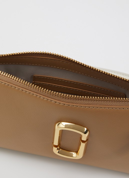 Marc Jacobs The Pochette schoudertas met logo - detail 2 camel