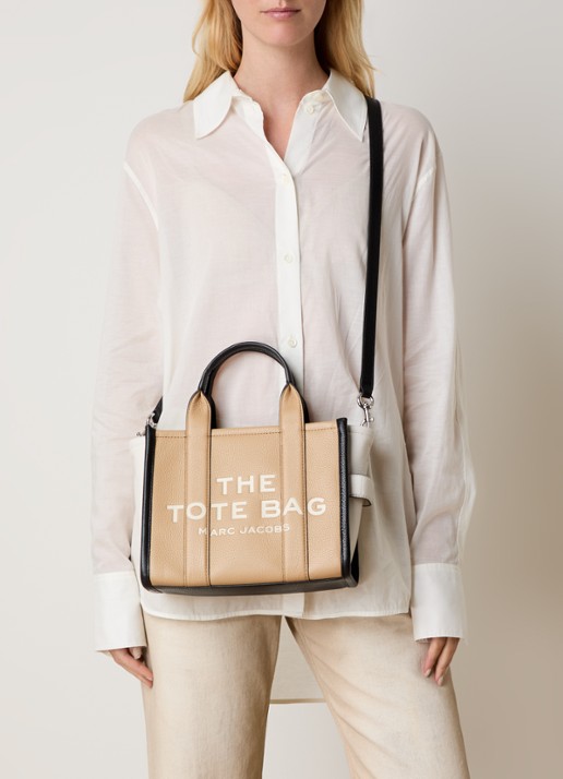 Marc Jacobs The Small Tote handtas van leer met afneembare schouderriem - voorkant 2 beige