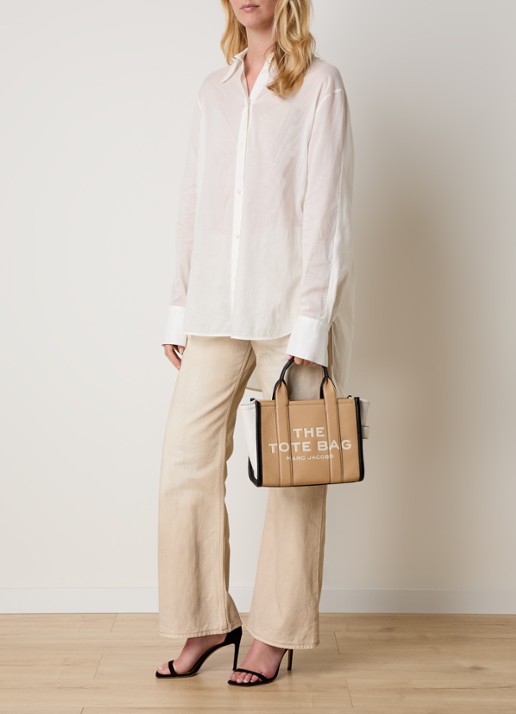 Marc Jacobs The Small Tote handtas van leer met afneembare schouderriem - voorkant 3 beige