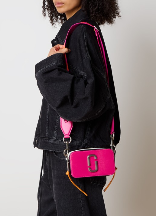 Marc Jacobs The Snapshot crossbodytas van leer - voorkant 2 donkerroze