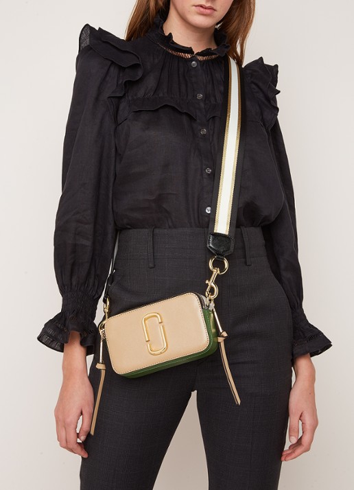 Marc Jacobs The Snapshot crossbodytas van leer - voorkant 2 beige