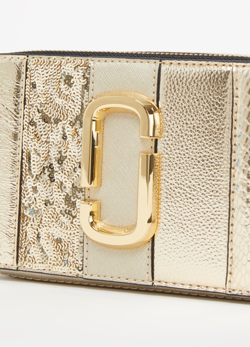 Marc Jacobs The Snapshot Metallic crossbodytas van leer - detail 4 goud
