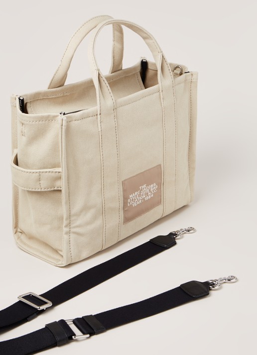 Marc Jacobs Traveler Small handtas van canvas - detail 2 beige