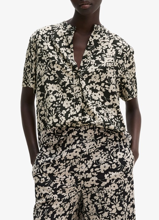 Marc O'Polo Blouse met bloemenprint - detail 2 black_multi_04-0096 / zwart