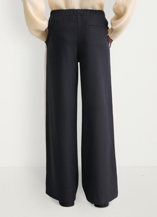 Marc O'Polo Mid waist wide fit trackpants met streep detail - achterkant donkerblauw