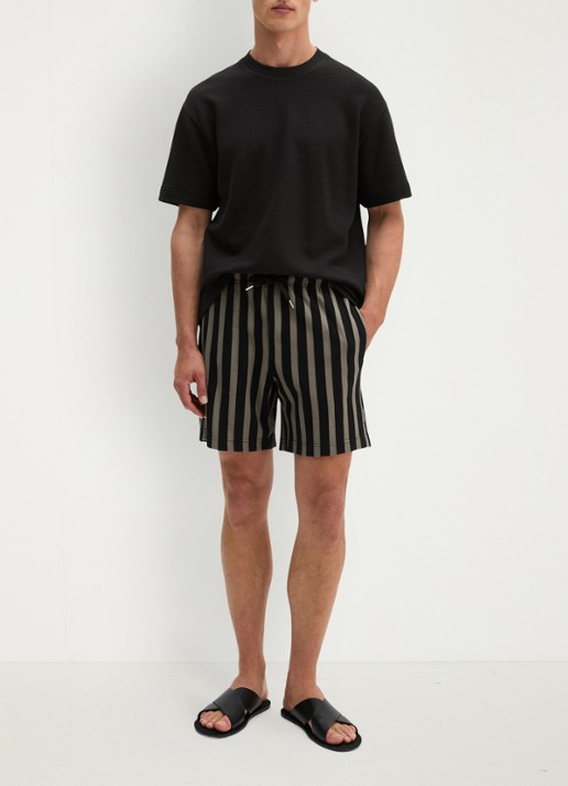 Marc O'Polo Straight fit korte broek met streepprint - voorkant 4 black 01-0093 / zwart