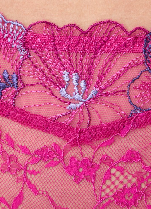 Marie Jo Noemy shorty met kant - detail 2 fuchsia