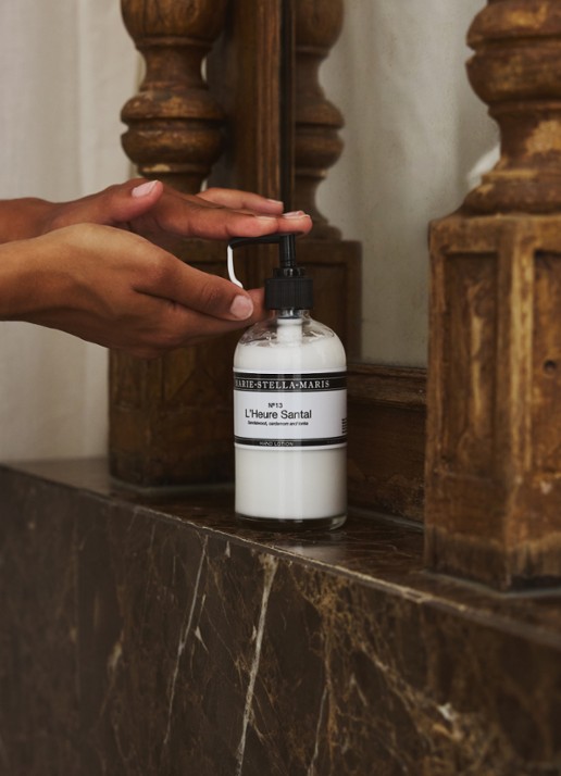 Marie-Stella-Maris L'Heure Santal handcreme 250 ml - voorkant 4 transparant