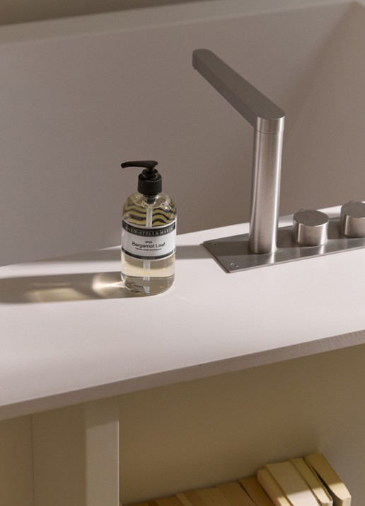 Marie-Stella-Maris No.05 Bergamot Leaf handzeep 250 ml - detail 2 transparant
