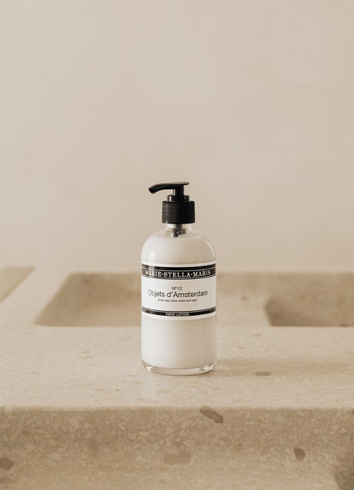 Marie-Stella-Maris No.12 Objets d' Amsterdam handlotion 250 ml - voorkant 2 wit