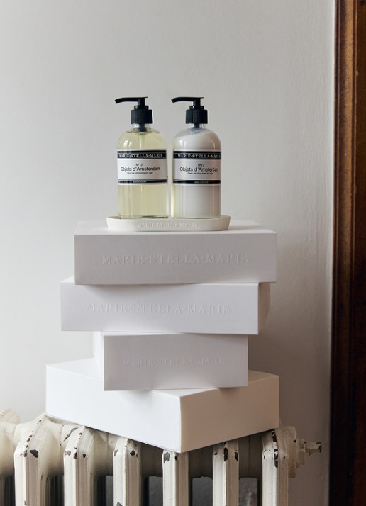 Marie-Stella-Maris Objets d'Amsterdam handzeep en handlotion - verzorgingsset - achterkant transparant