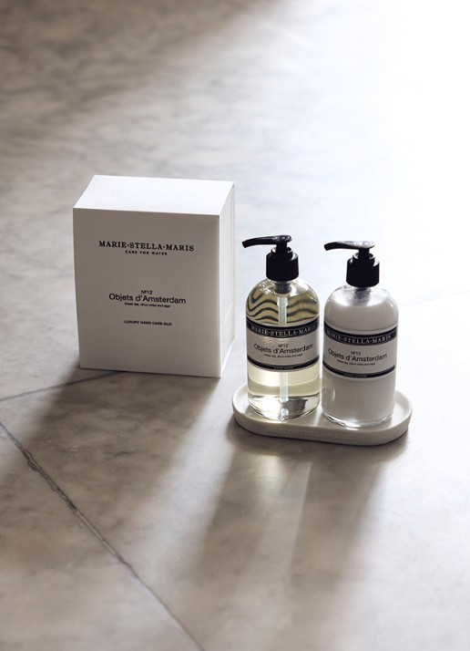 Marie-Stella-Maris Objets d'Amsterdam handzeep en handlotion - verzorgingsset - voorkant 3 transparant