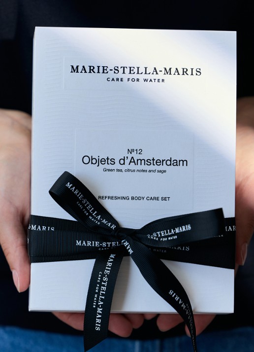 Marie-Stella-Maris Objets d'Amsterdam Refreshing Body Care - verzorgingsset - achterkant 3 transparant
