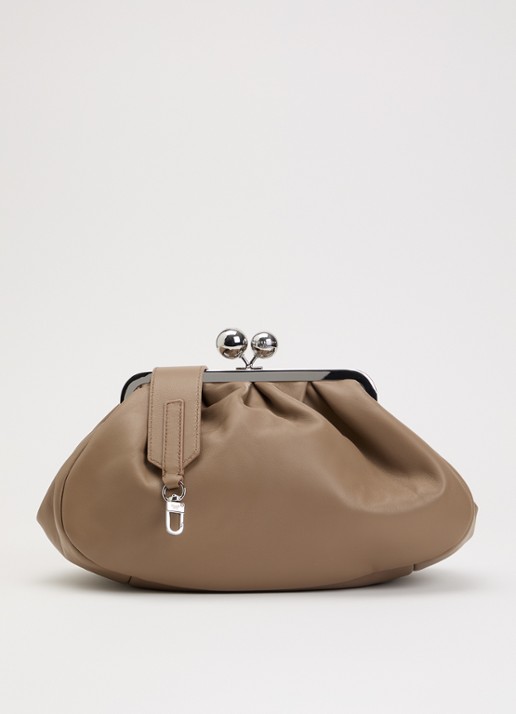 Max Mara Pasticcino clutch van leer met afneembare schouderriem  - voorkant 5 zand