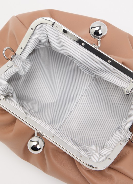 Max Mara Pasticcino clutch van schapenleer met afneembare schouderriem - detail 2 nude