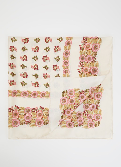 Max Mara Sjaal van zijde met bloemprint 90 x 90 cm - voorkant 3 abrikoos