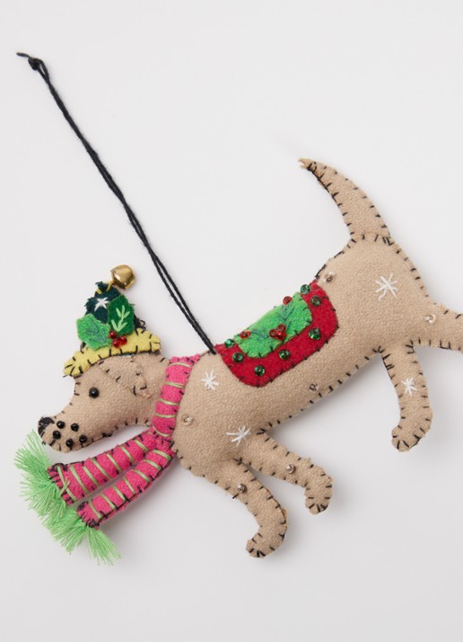 Meander Hond met muts kersthanger 10 cm - detail 3 beige