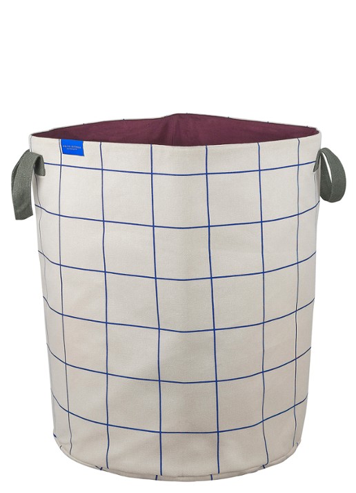 Mette Ditmer Mesh wasmand 50 cm - voorkant bordeauxrood