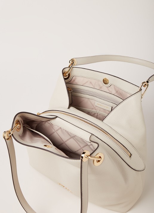 Michael Kors Raven Large schoudertas van leer - detail 4 zand