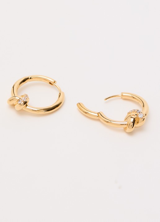 Missoma Lucy williams Pavé Knot Small oorringen verguld - detail goud