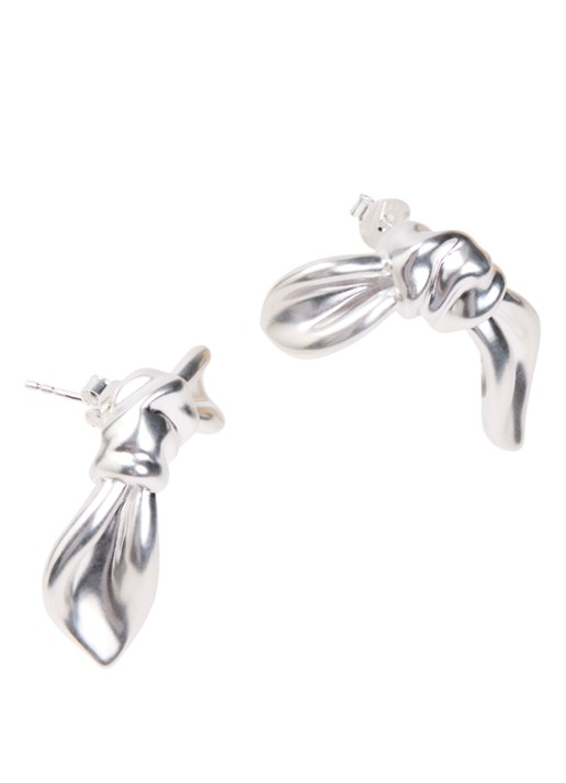 Missoma Markgong Bow Oversized oorstekers - voorkant 3 zilver