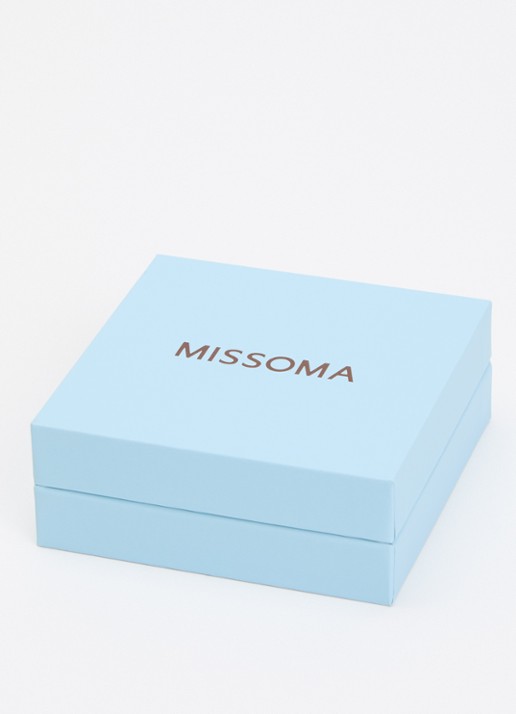 Missoma Pearl Baya oorstekers verguld - detail 2 zilver