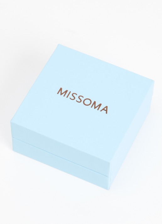 Missoma Square Pearl Stud oorstekers - detail 2 goud