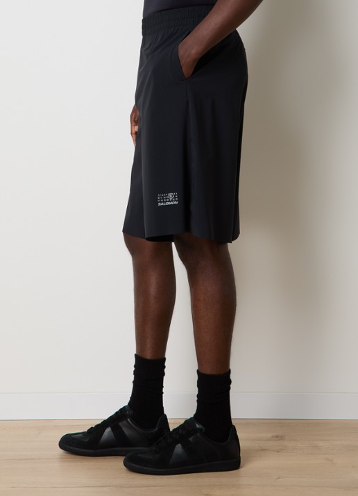 MM6 Straight fit korte broek met steekzakken en logo - detail 3 zwart