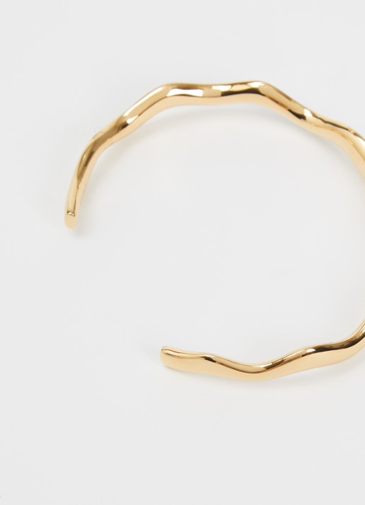 Mockberg Wavy bangle verguld - detail goud