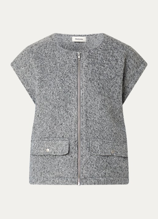 Modström Bibber grofgebreid gilet met klepzakken - voorkant 3 grijsmele