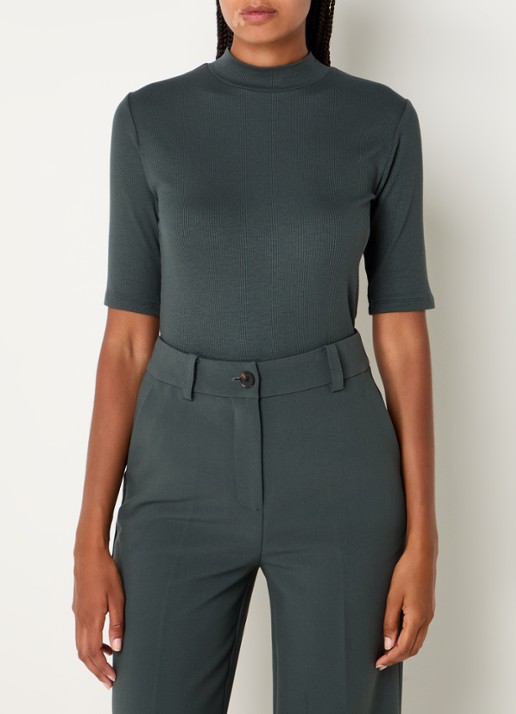 Modström Krown T-shirt met ribstructuur - detail groen