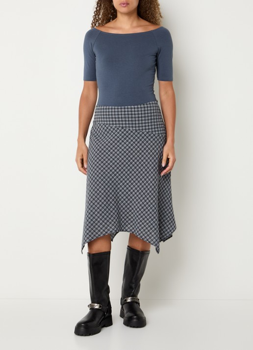 Modström Tansy top met boothals en stretch - voorkant 3 staalblauw