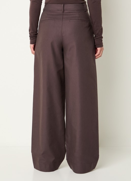 Modström Tore high waist wide fit pantalon met steekzakken - achterkant donkerbruin