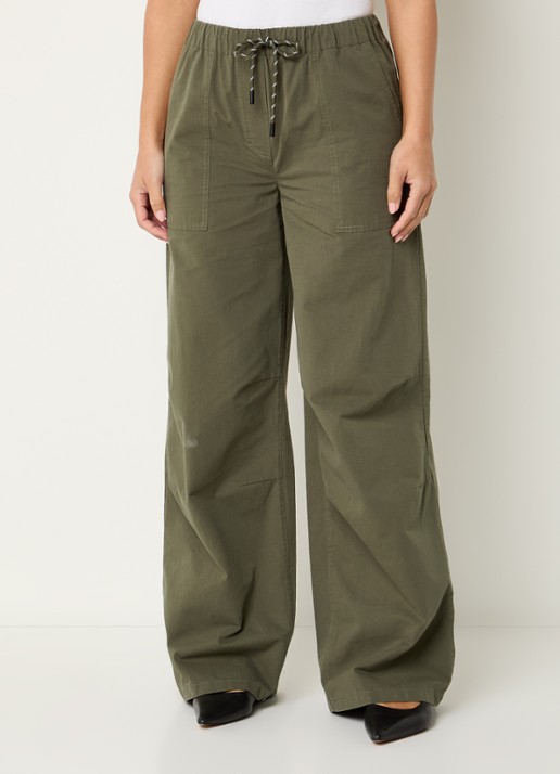 Modström Urania high waist loose fit broek met steekzakken - detail 4 olijfgroen
