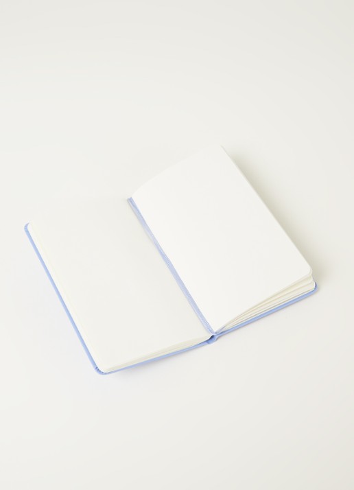 Moleskine Notebook Pocket Plain Hard Cover - detail lichtblauw