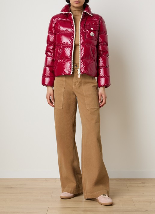 Moncler Andro pufferjack met donsvulling en afneembare capuchon - voorkant 6 kersenrood