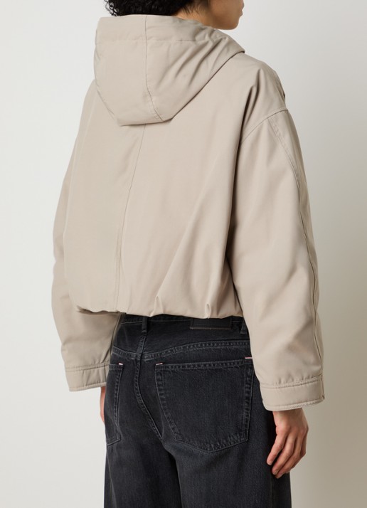 Moncler Eucalyptus cropped gewatteerd jack met donsvulling en capuchon - achterkant beige