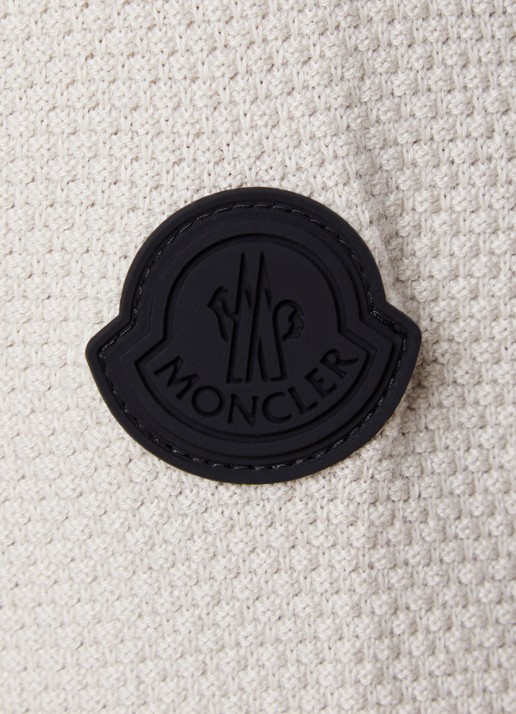 Moncler Fijngebreide trui met logo en structuur - detail 3 gebroken wit