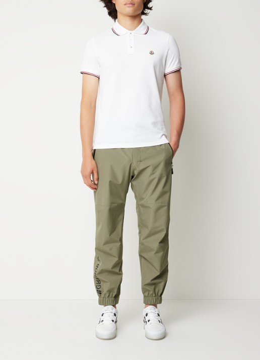 Moncler Gore-Tex tapered fit joggingbroek van softshell met ritszakken - voorkant 3 mosgroen