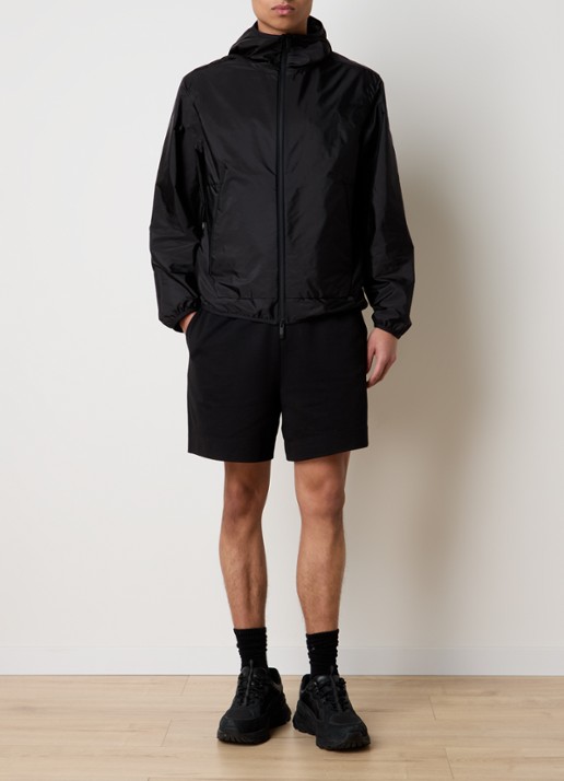Moncler Granier windjack met backprint en waterafstotende coating - voorkant 6 zwart