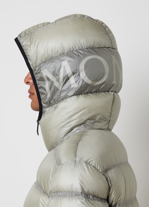 Moncler Guadiana puffer jack met donsvulling en capuchon - detail 6 lichtgrijs