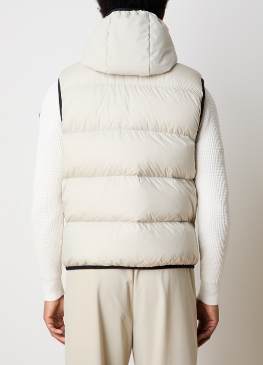 Moncler Guersac gewatteerde bodywarmer met donsvulling en afneembare capuchon - achterkant 6 beige