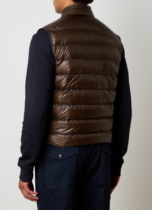 Moncler Gui gewatteerde bodywarmer met donsvulling en logo - achterkant bruin