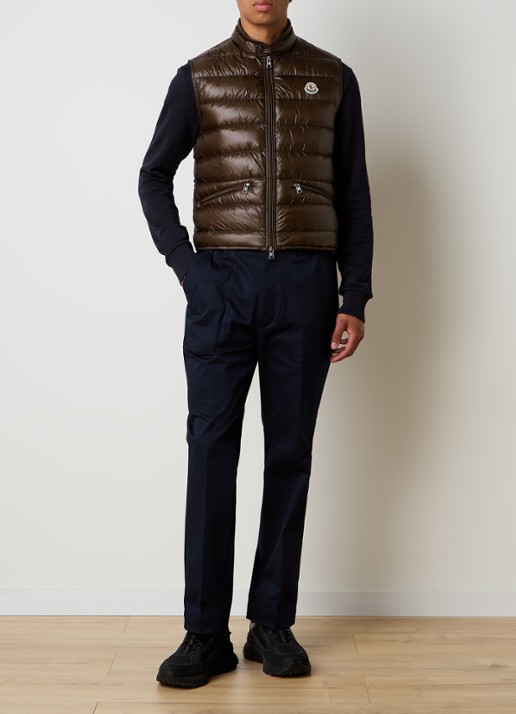 Moncler Gui gewatteerde bodywarmer met donsvulling en logo - voorkant 3 bruin