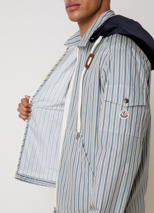 Moncler Havas windjack met streepprint en afneembare capuchon - detail 2 blauwgrijs