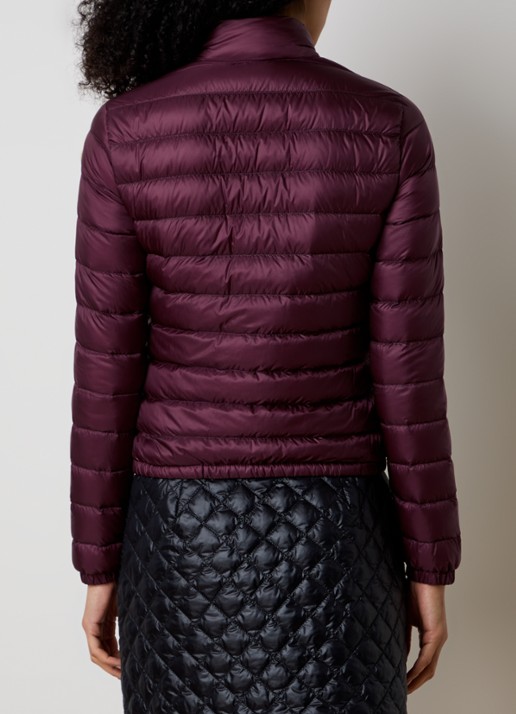 Moncler Lans gewatteerde jas met donsvulling en klepzakken - achterkant bordeauxrood