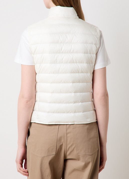 Moncler Liane gewatteerde bodywarmer met donsvulling en logo - achterkant gebroken wit