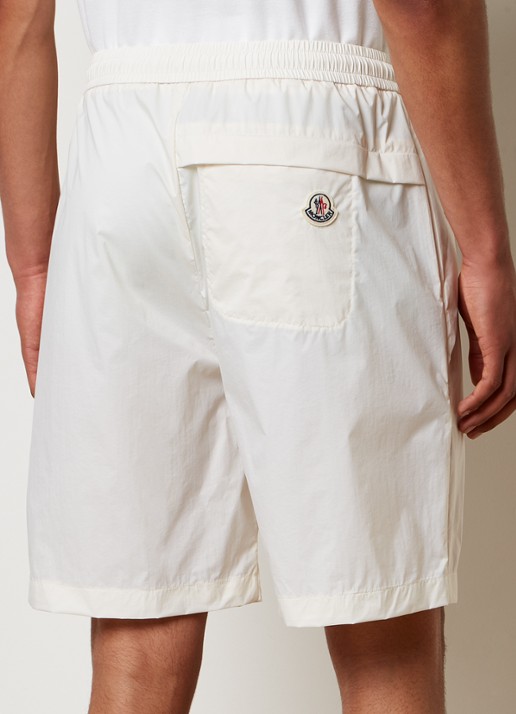 Moncler Loose fit korte broek met steekzakken - achterkant creme